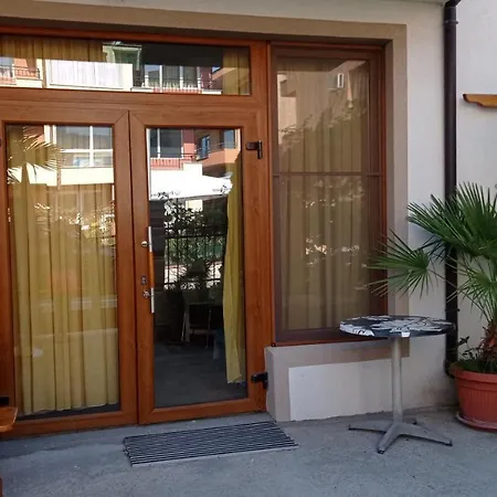 Desi House 101 Cozy Appartement